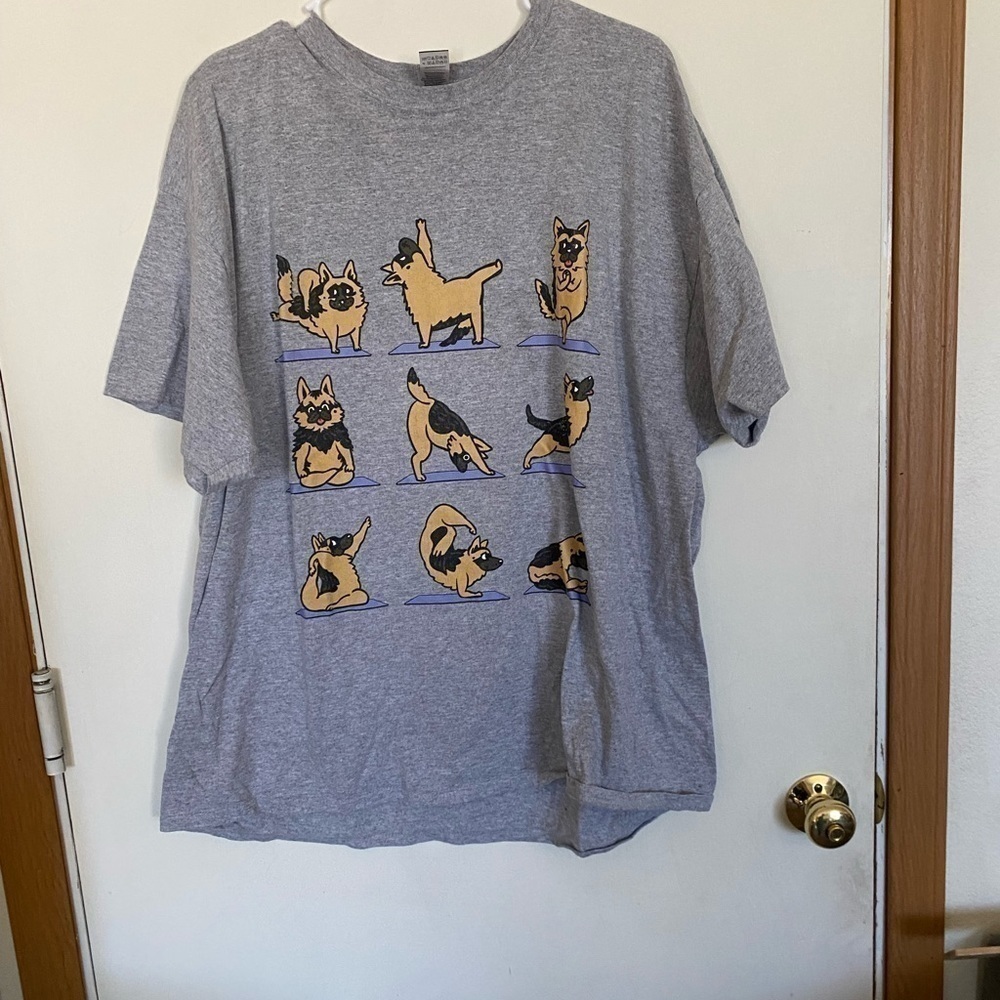 Unisex 2X graphic T-shirt with dogs doing yoga